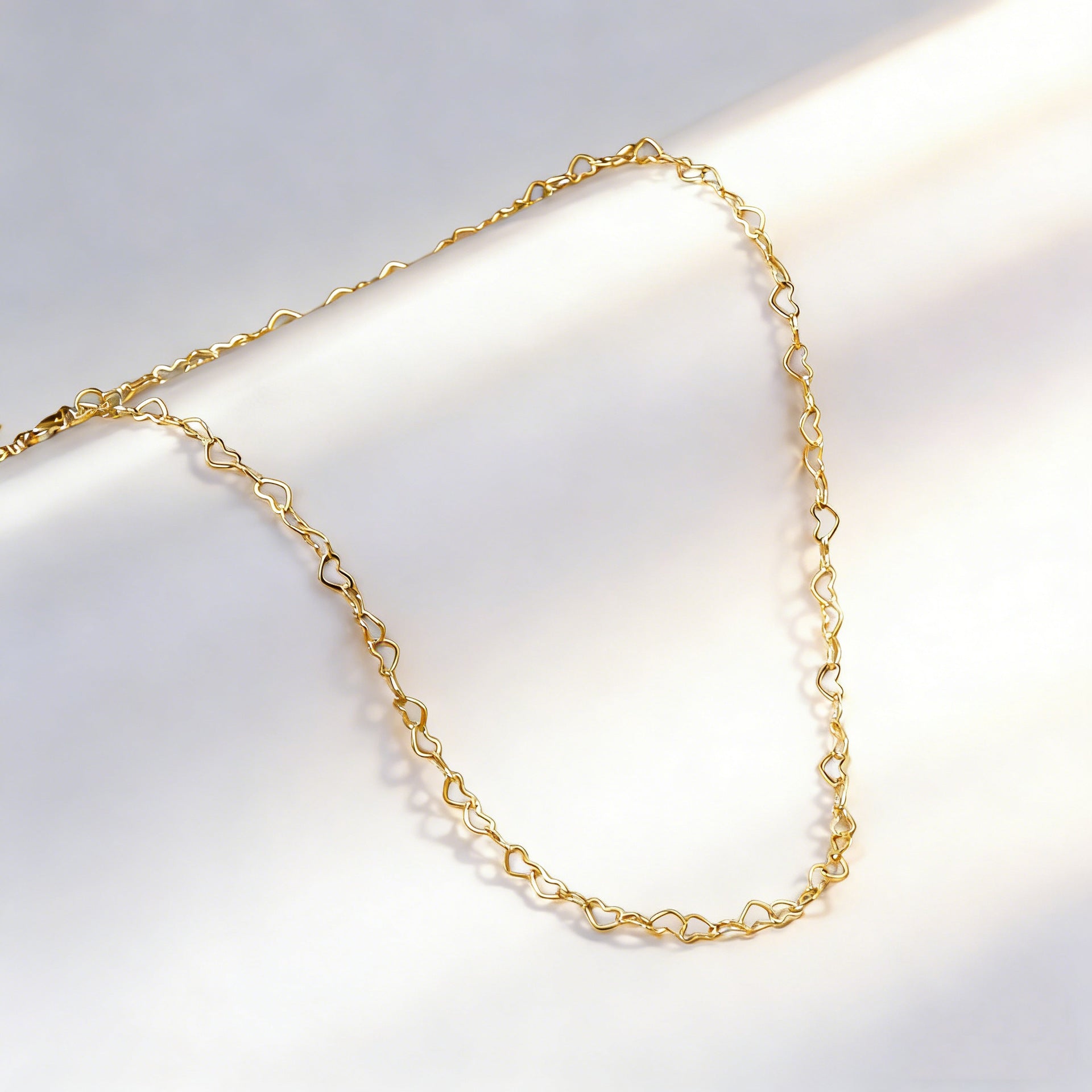 Minimal Heart Link Necklace