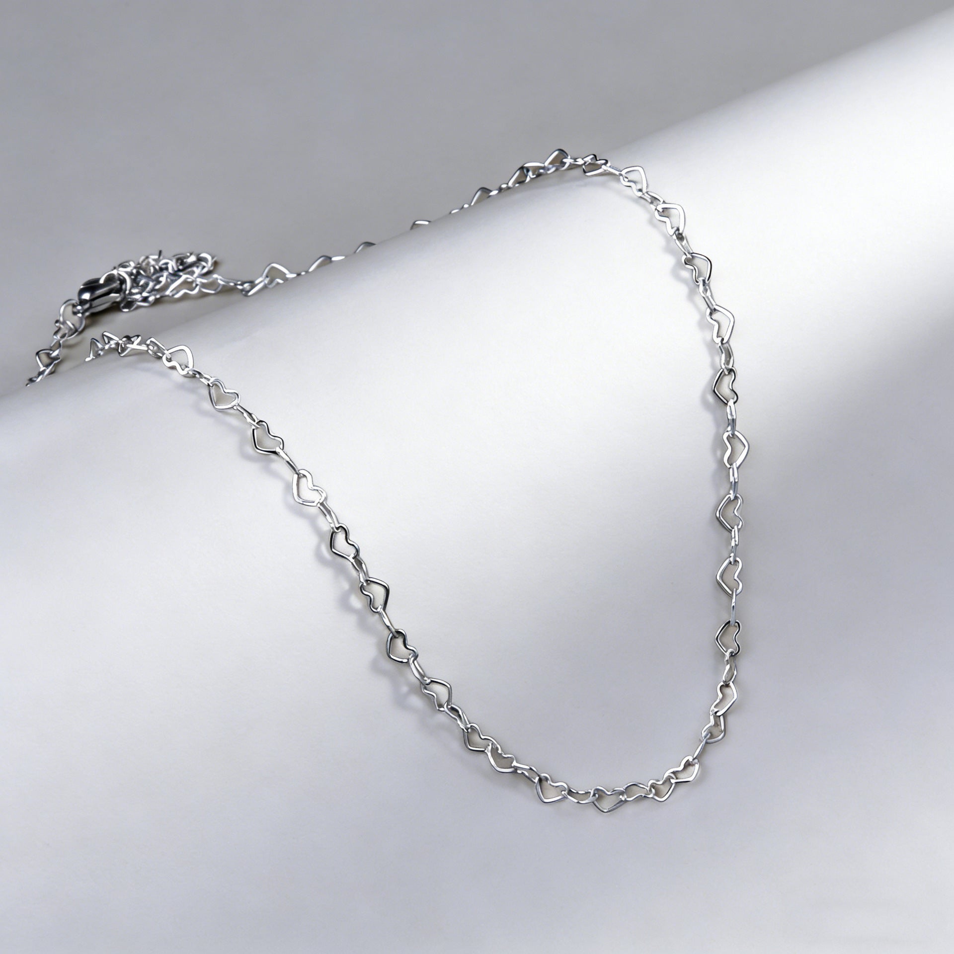 Minimal Heart Link Necklace